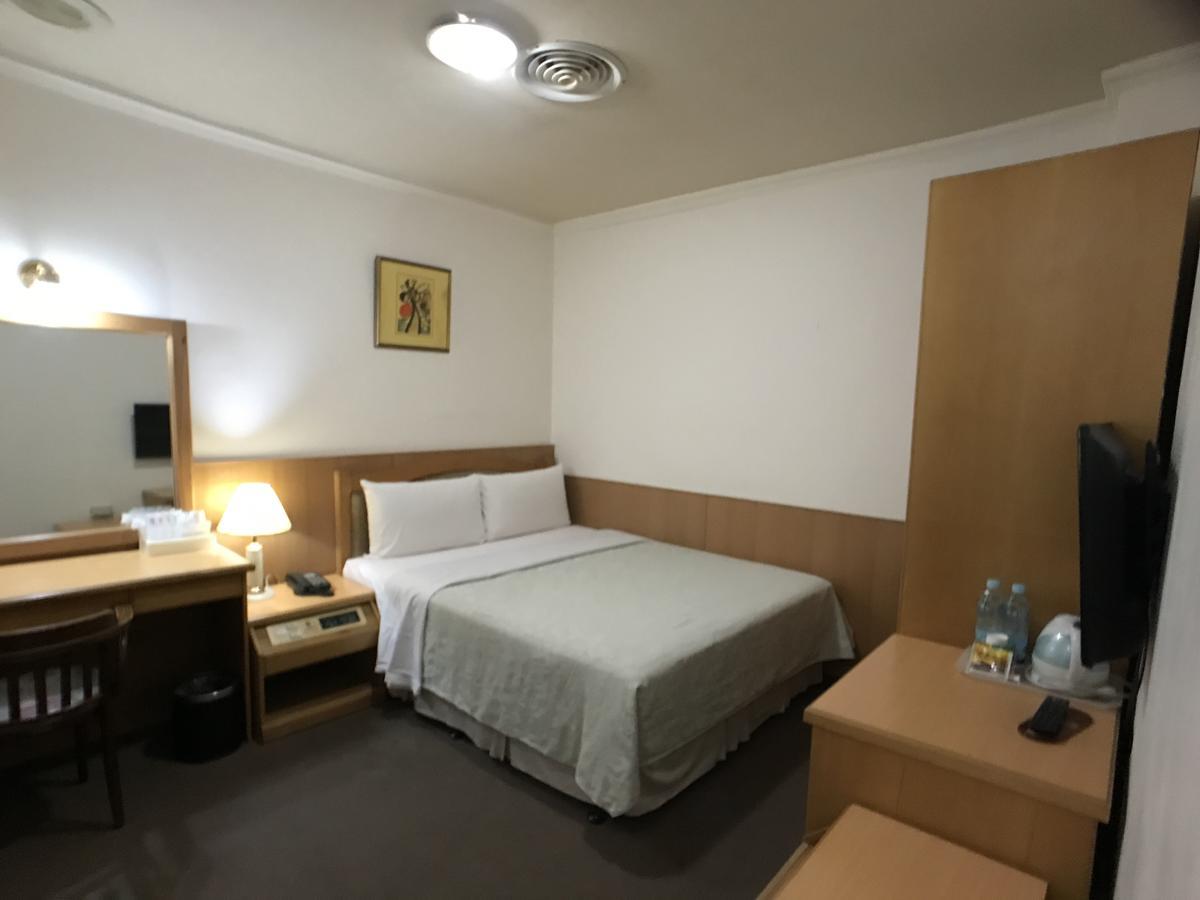 Shiah Yih Hotel Huwei Экстерьер фото